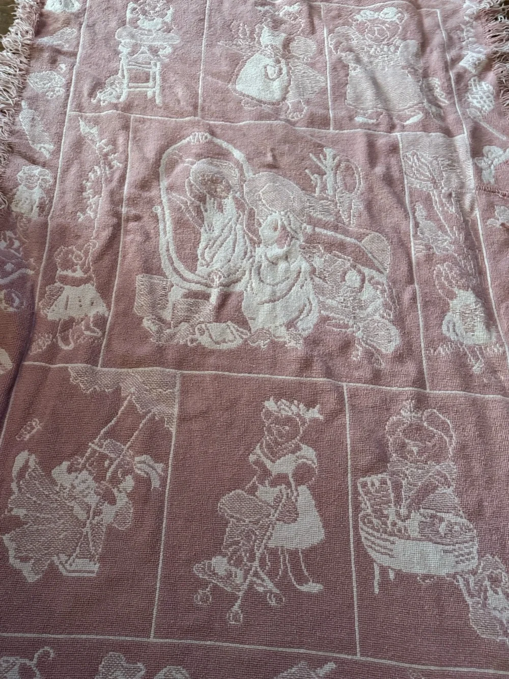 Vintage tapestry jacquard baby blanket EUC reversible
